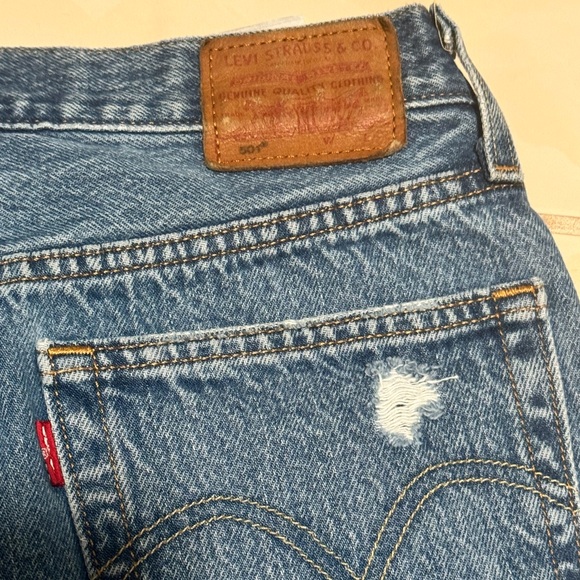 Levi's Women's Ripped Straight Leg Jeans - Light Blue - Picture 6 of 7